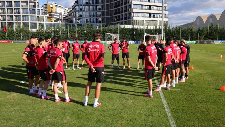 Kombëtarja mbyll përgatitjet në Tiranë, të premten udhëton drejt Serbisë!
