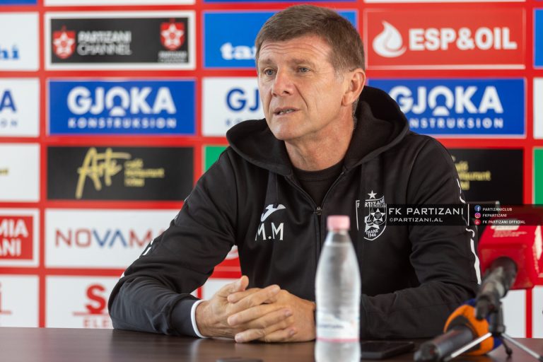 Konferenca për shtyp e trajnerit Mladen Milinkoviç, në prag të takimit ndaj Tiranës