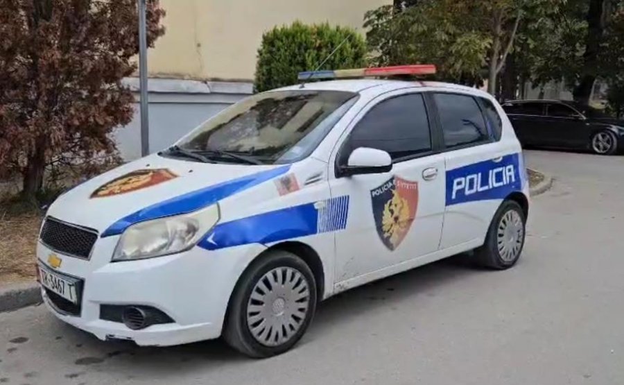 Korçë/ 30 vjeçari gjendet në rrugë me plagë në kokë