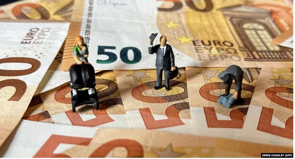 Kosova rrezikon të falimentojë si shtet. Pa qeveri nuk do ketë paga, as para për pensione, për shkollat, për ushtrinë, policinë…