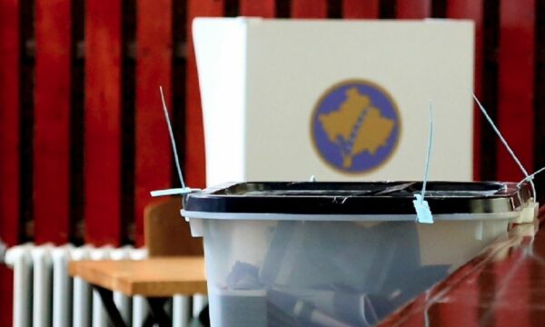 Kosova voton sot për zgjedhjet lokale, hapen qendrat e votimit