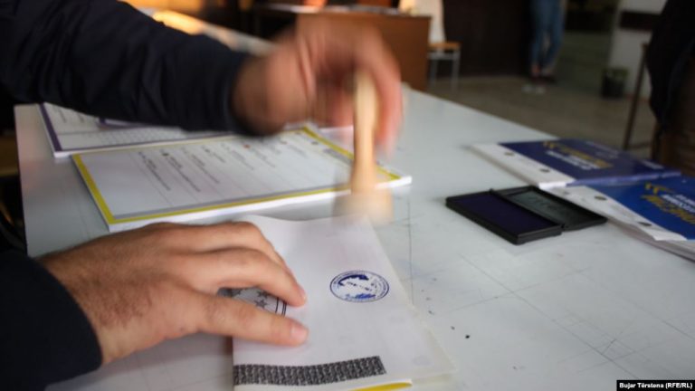Kosovë/ Të Dielën mbahen zgjedhjet lokale, KQZ shpërndan materialin zgjedhor nëpër komuna