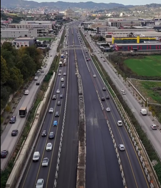 Kryeministri ndan lajmin: Në fund të vitit hapen 6 km e para të superstradës Tiranë – Durrës
