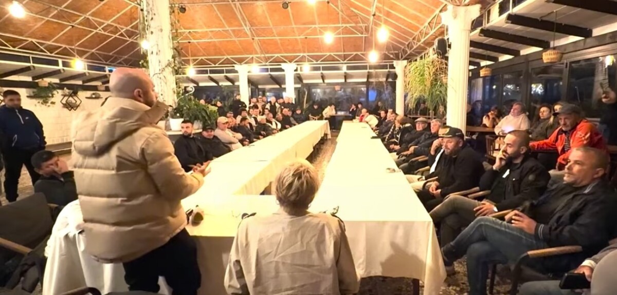 Kundërshtojnë prishjen e bizneseve, banorët e fshatrave në Vlorë: Do të mbrojmë pronat tona, duan t’ia japin oligarkëve