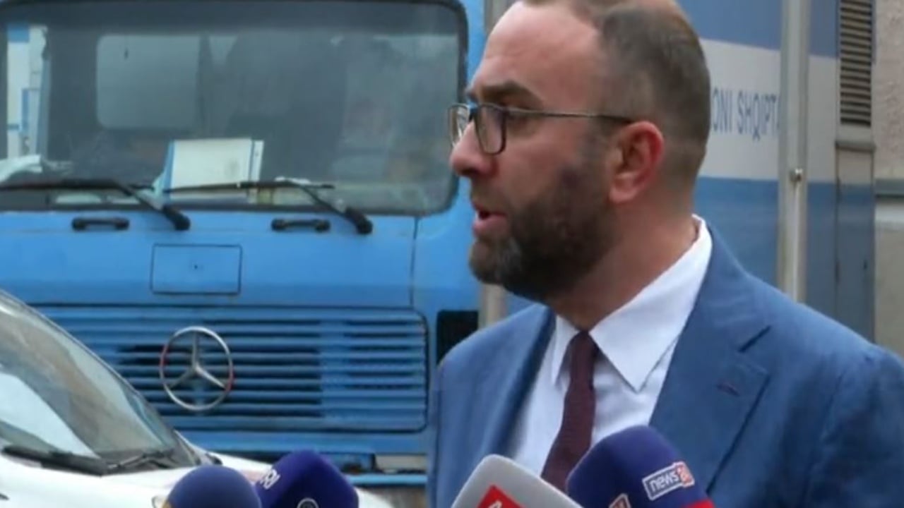 “Kurrë nuk ka pasur Kuvendi kryetar kaq të paaftë”/ Bardhi: Skenari i përjashtimit të opozitës ishte ndërtuar para se Niko Klouni ta shpallte