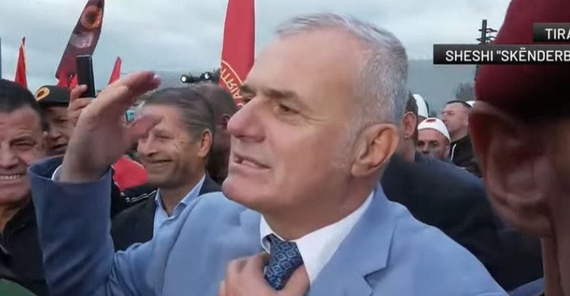 “Kush po e rruan për urdhëra”/ Bujar Leskaj pas deklaratës për Berishën në protestën e UÇK-së: Shqipëria dhe Kosova janë mbi partinë