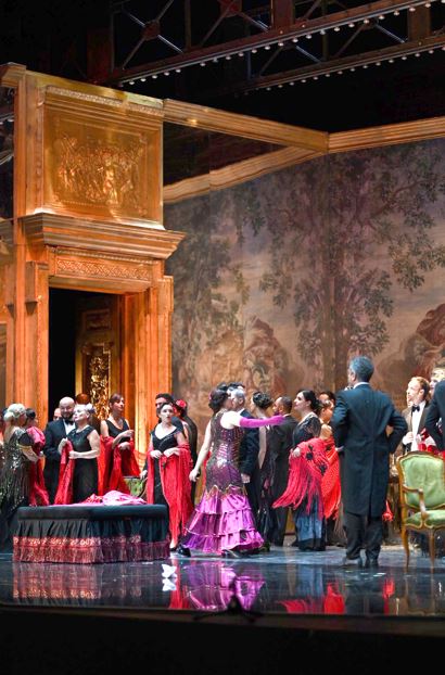 “La Traviata” në TKOB,publiku përjetoi një udhëtim të thellë emocional nga gëzimi e dashuria tek sakrifica e tragjedia