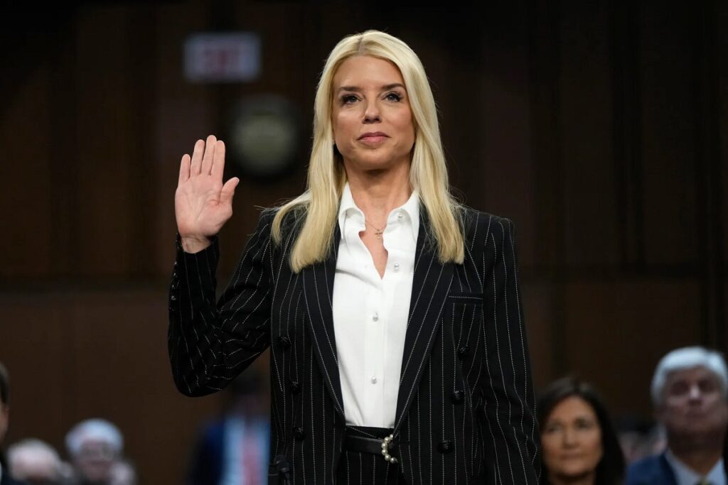 “Lista e Epstein nuk ekziston”, Pam Bondi shkel mbi fjalët e thëna muaj më parë