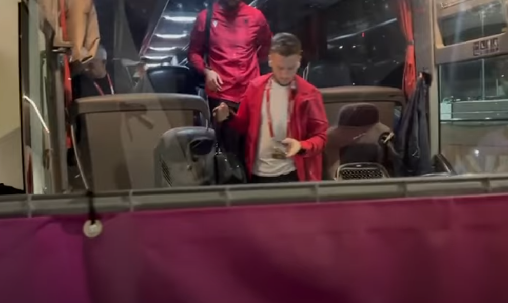 LIVE/ Momenti për të shkruar histori, Shqipëria zbret në stadiumin e Serbisë, shihni pamjet