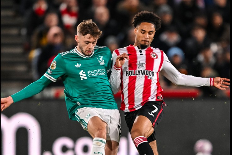 Liverpool në “shok total”, Brentford i shënon dy herë në pjesën e parë (video)