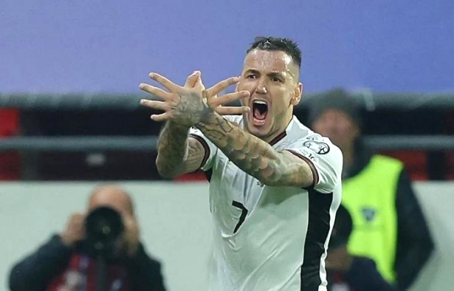 Llogaritë e kuqezinjve në grupin K, forma sportive e Manajt dhe dueli Angli-Serbi