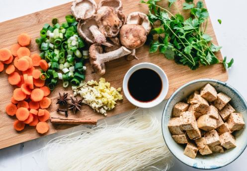 Luftojnë aneminë – njihuni me ushqimet që forcojnë shëndetin tuaj