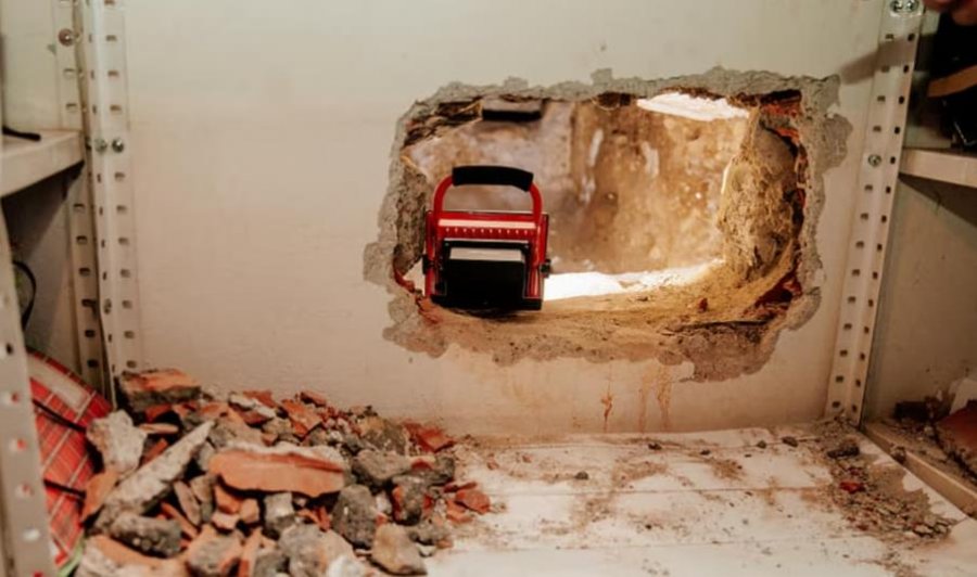 Mali i Zi/ Lirohen të gjithë të akuzuarit për hapjen e tunelit nëntokësor në gjykatën e Podgoricës