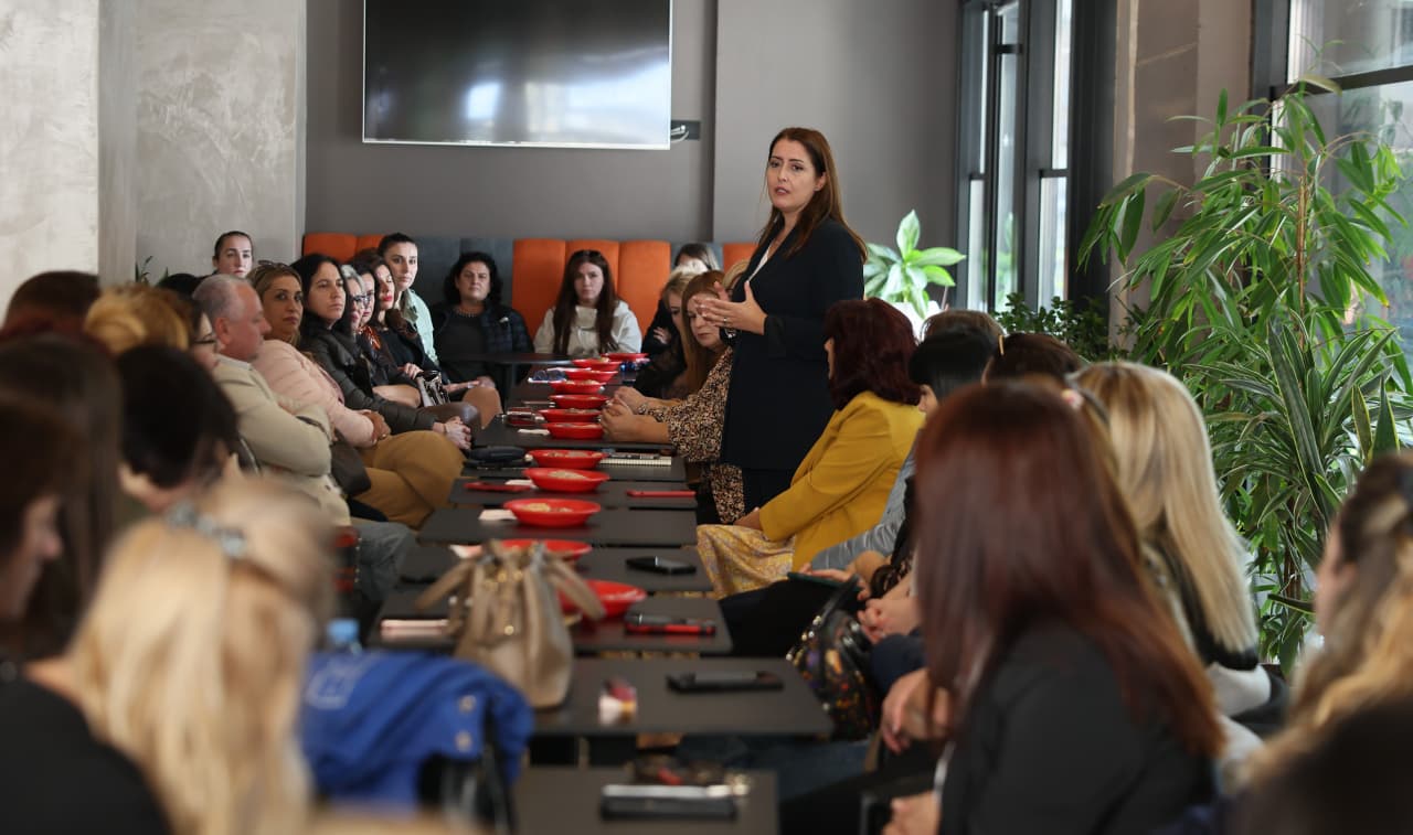 Manastirliu takim me bluzat e bardha: Tirana sociale, më shumë shërbime për familjet dhe komunitetin