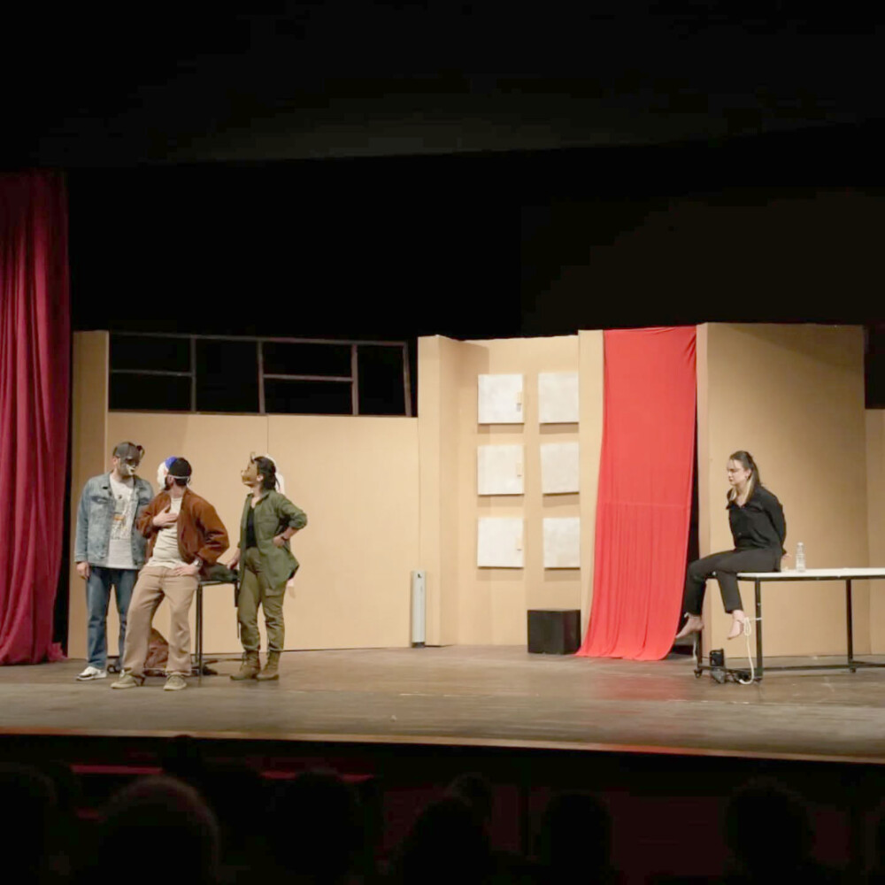 Më 30 dhe 31 tetor Teatri Shëtitës me dramën magjepsëse, “Rendi i ri”, në teatrin “Petro Marko” të Vlorës