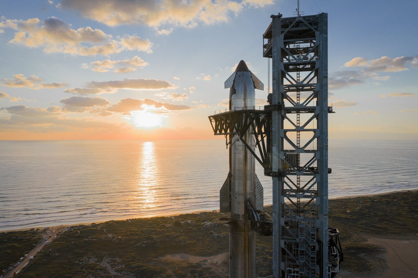 Me një ulje të dyfishtë mbresëlënëse, anija kozmike e Elon Musk përfundon provën e saj të re