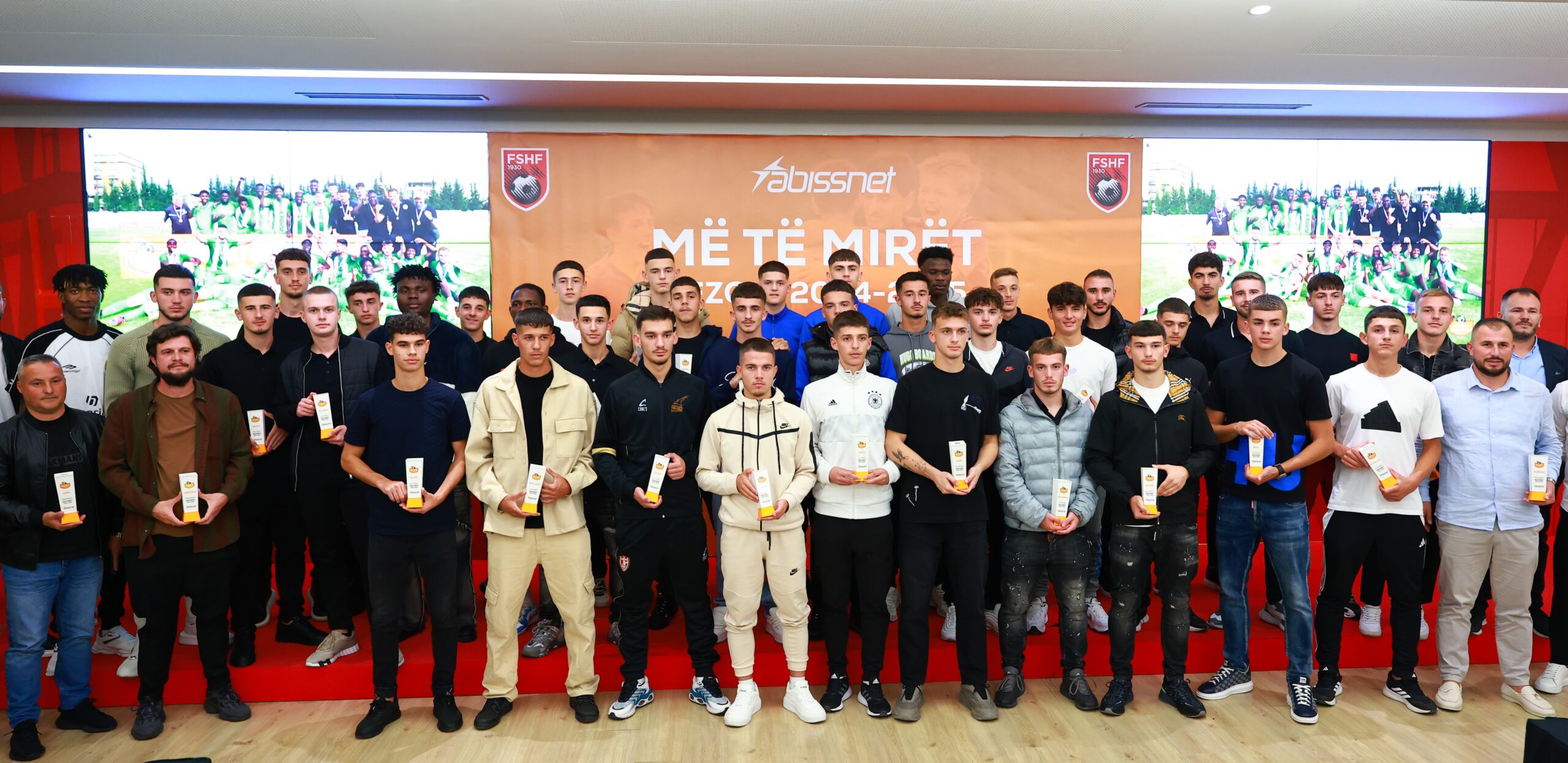 Më të mirët 2024-2025 / FSHF & Abissnet nderojnë futbollistët dhe trajnerët më të spikatur në kampionatet U15, U16, U17, U18, U19 & U21