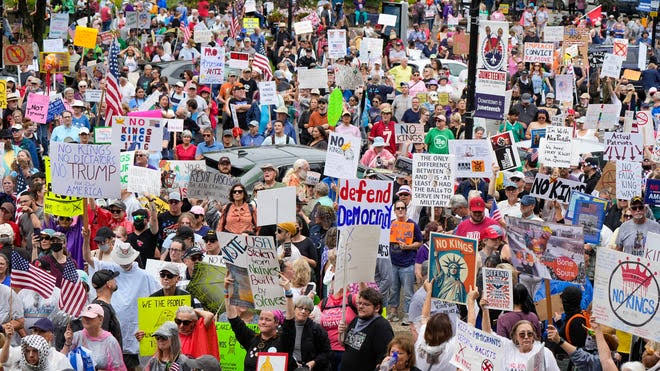 Mijëra njerëz i bashkohen protestave “No Kings”, ndërsa tubimet anti-Trump përhapen në të gjithë SHBA-në