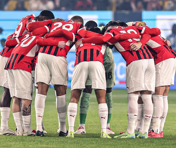 Milani ndalet 2-2 nga debutuesit e Pisas, kuqezinjtë rrezikojnë të humbasin kreun e Serie A