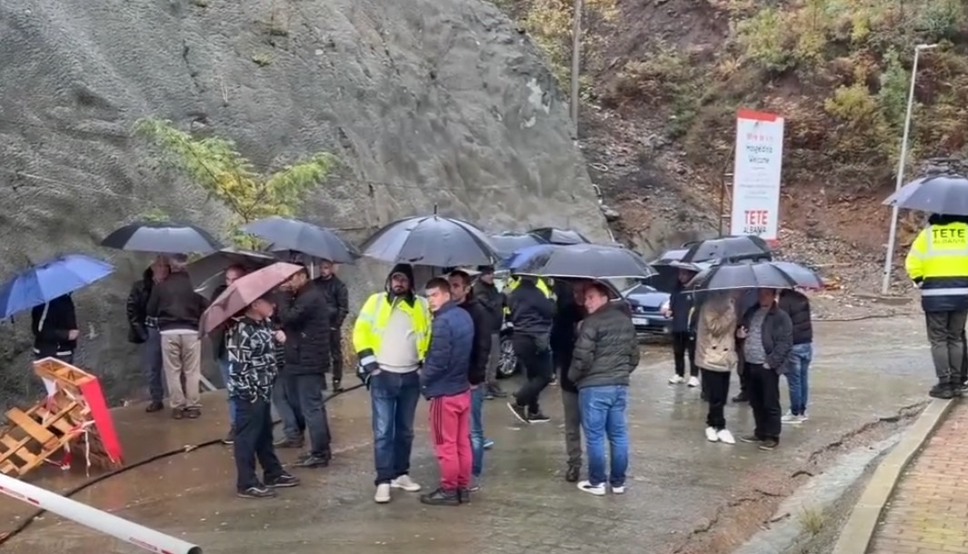 Minatorët e Spaçit: “TETE Albania” po na largon nga puna pse protestojmë për të drejtat tona
