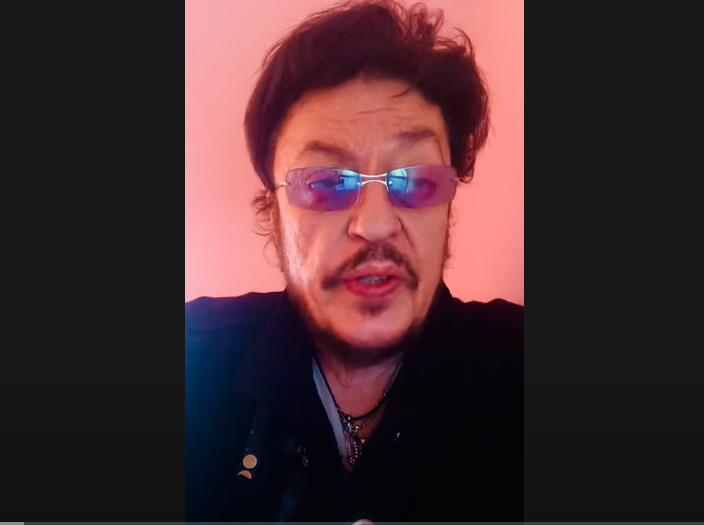 “Mos bjer’ në dashuri me mua…” të Charles Bukowskit e lexon Leka Sefla (Video)