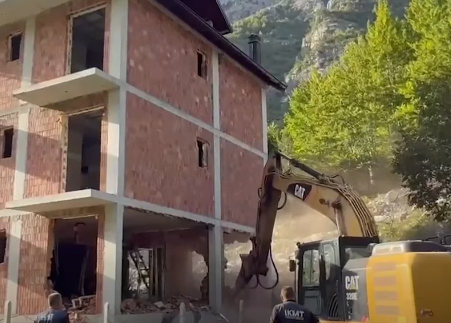 “Mos harxhoni lekë kot, do përballeni me pasoja”, Rama apel qytetarëve: Jepini fund “sportit” të ndërtimeve pa leje