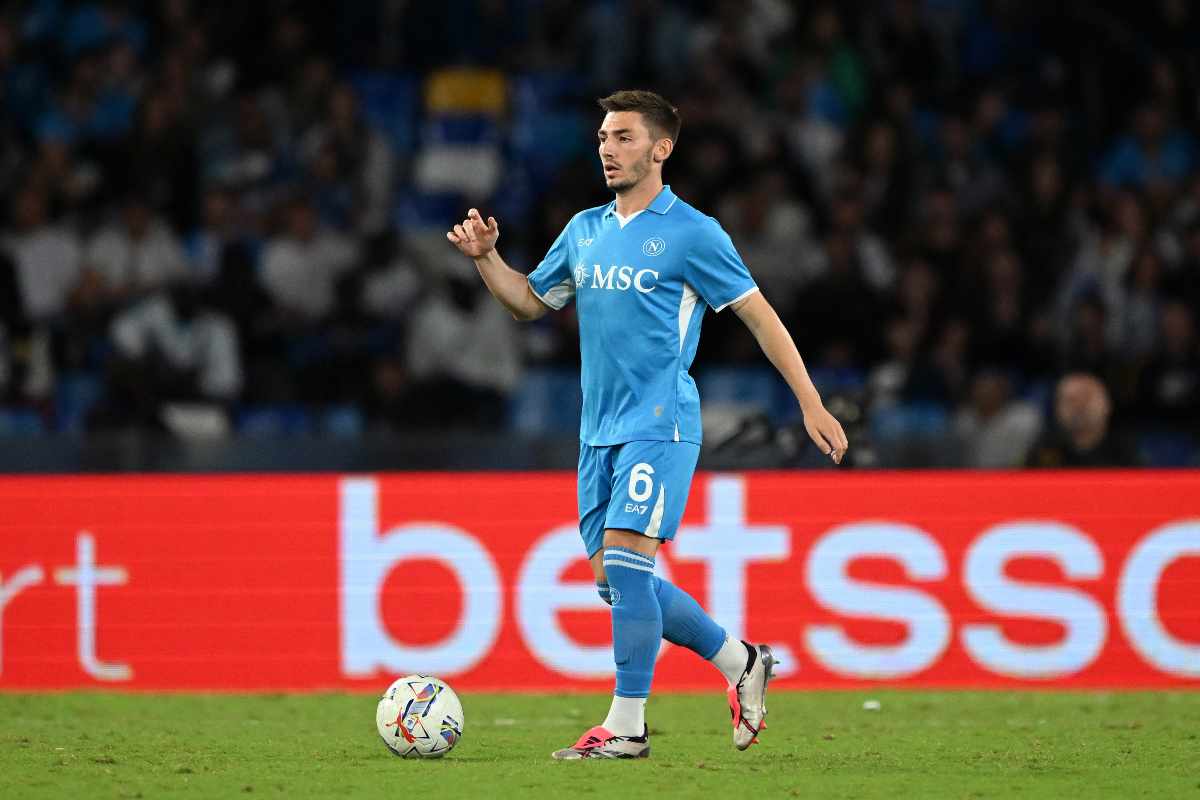 Napoli, Gilmour: Kemi skuadër të fortë, këtë sezon luftojmë për të tjera suksese