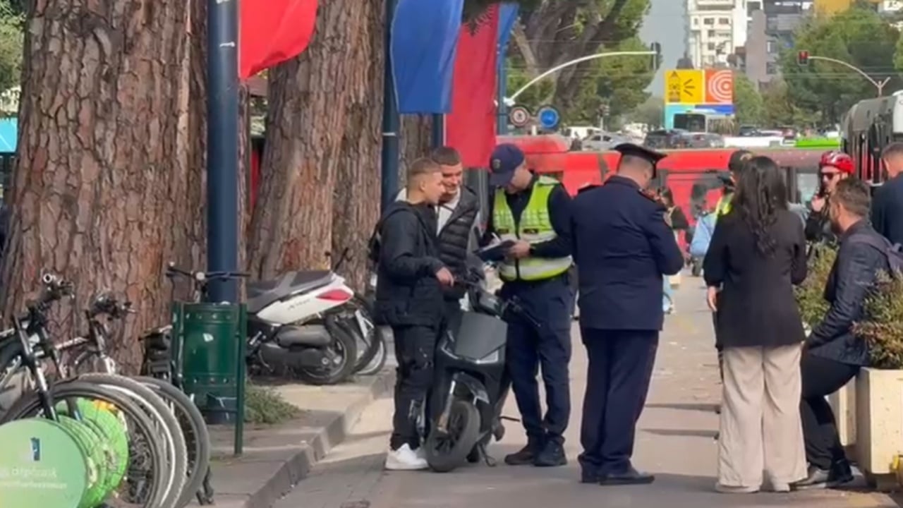 Ndalimi përkohësisht i përdorimit të monopatinave elektrike në Shqipëri, nis aksioni për bllokimin e tyre