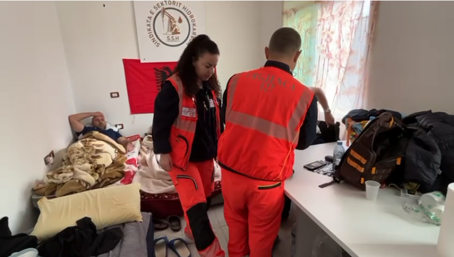 Në ditën e 9-të të grevës së urisë, naftëtarët në Marinzë shfaqin probleme shëndetësore