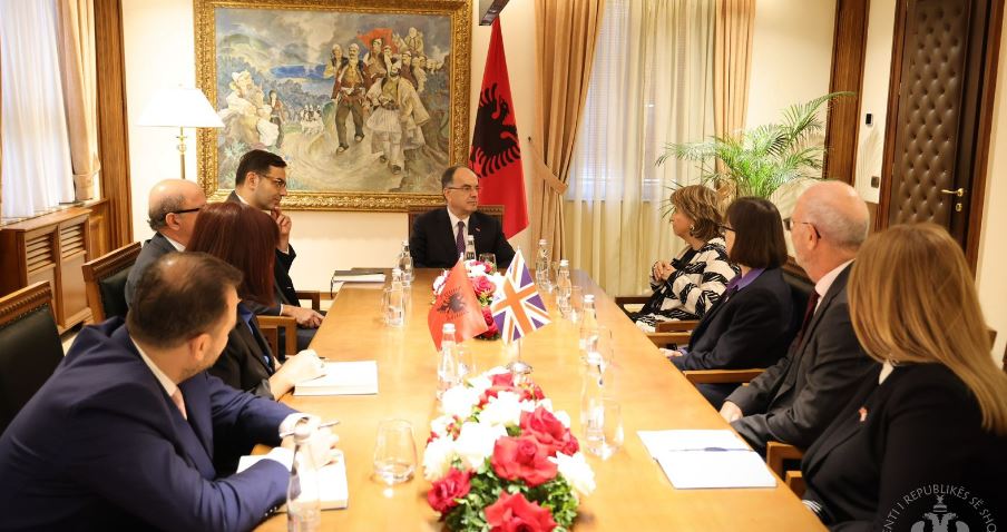 “Në mbështetje të të rinjve shqiptarë”/ Presidenti Begaj, pret përfaqësi ‘British Council’:Kualifikim përmes programeve