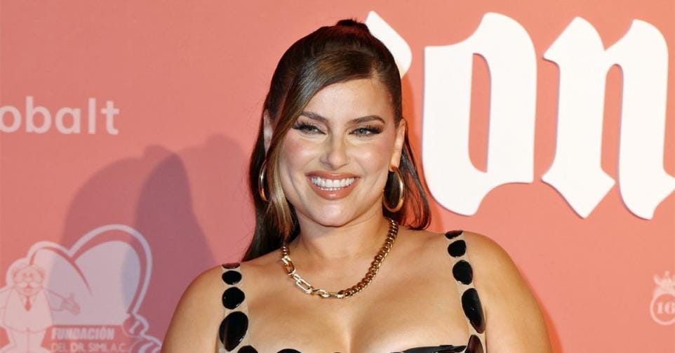 Nelly Furtado i jep fund performancave live pas 25 vitesh në skenë