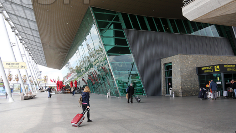 Nga nesër, kontrolle shtesë në kufi/ Nis regjistrimi me foto dhe shenja gishtash për ata që do hyjnë në një vend të BE-së