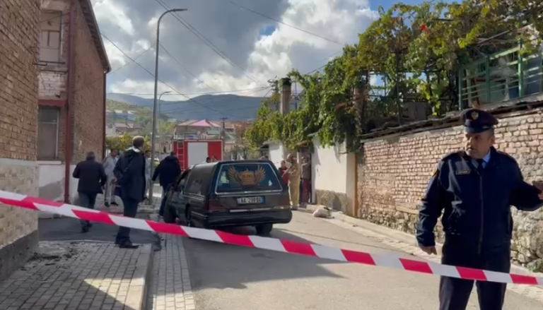 Ngjarja tragjike/ Rëndohet bilanci nga zjarri në Maliq, pas nënës ndërron jetë edhe djali 14-vjeçar