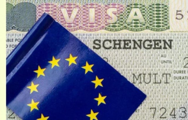 Nis testimi i sistemit të ri në zonën Shengen – udhëtarët përballen me vonesa