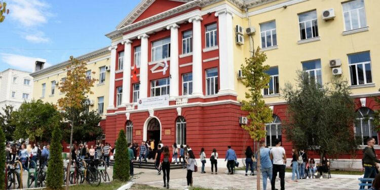 Nisin aplikimet e mbështetjes financiare për studentët ekselentë, ja afati i fundit