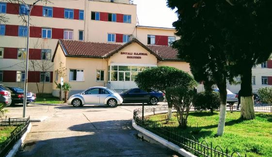 Një automatik dhe…/ 30-vjeçari paraqitet i plagosur në spitalin e Shkodrës, dyshohet se…