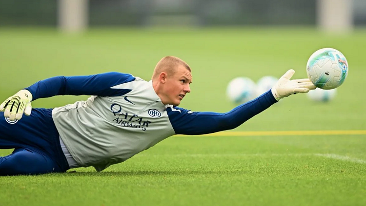 Njihuni me Henrikas Adomavicius, gjiganti 16-vjeçar që ka mahnitur Chivu-n