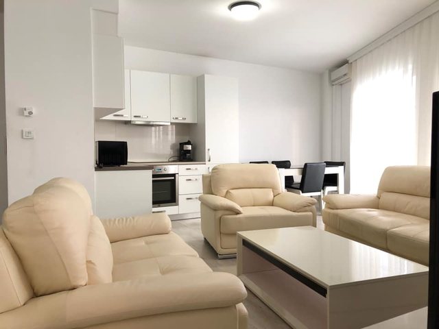 Nuk ndalet shtrenjtimi i banesave në kryeqytet, edhe qiratë nuk qëndrojnë mbrapa