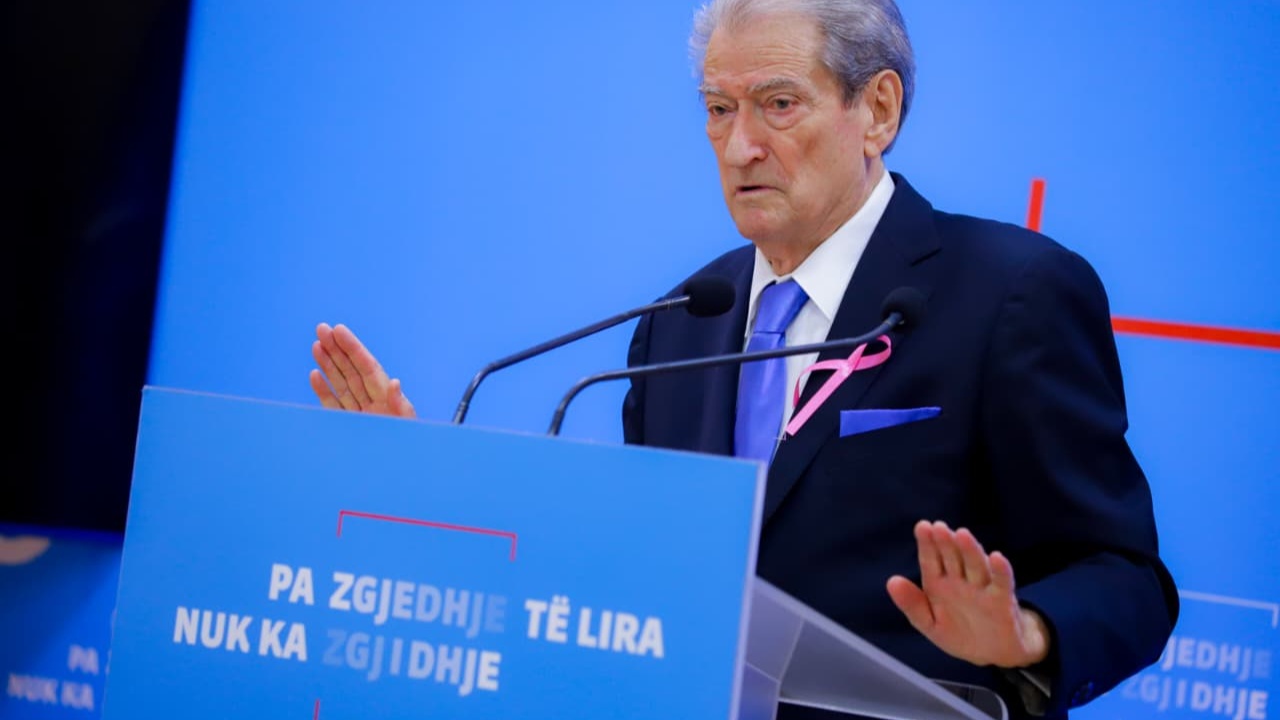 “Nuk u mora me hakmarrjen e tij ndaj meje”, Berisha flet për përballjen me Dumanin në Kuvend: Fliste si i kapur, s’i duronte dot pyetjet, i dukeshin si shtiza