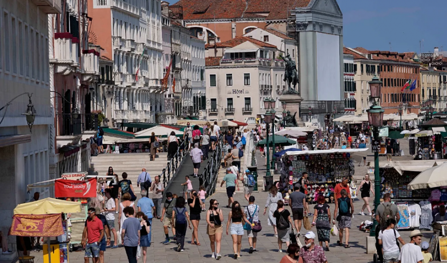 Objektivi 2050: Qytetet evropiane duan turizëm të ‘balancuar’ që funksionon për qytetarët e tyre