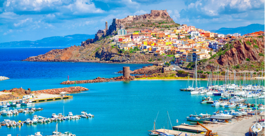 Ofron 20.000 euro për këdo që nis aty një jetë të re/ Perla e Mesdheut kërkon banorë