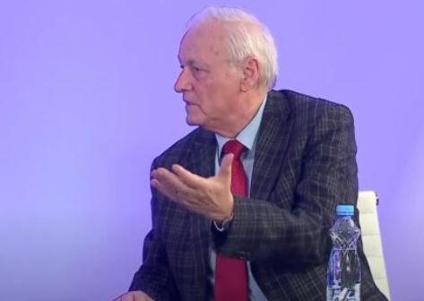 “Opozita s’do të jetë subjekt zgjedhor”, Kristaq Kume paralajmëron: Pa kandidat, partitë rrezikojnë të humbin edhe..