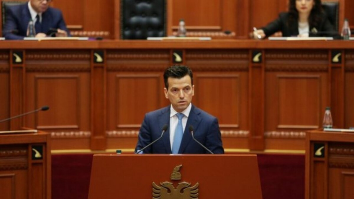 Opozita ‘shpërtheu’ me akuza dhe kritika, Shehaj i del në mbrojtje Dumanit: Ka bërë më shumë se drejtësia në 35 vite