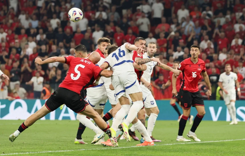 Pak orë para ndeshjes me Serbinë, tifozët “pushtojnë” kryeqytetin, atmosferë elektrizuese