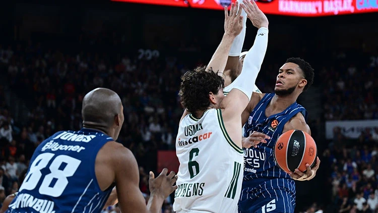 Panathinaikos dhe Hapoel marrin frenat e Euroleague, zhgënjejnë Real e Barcelona
