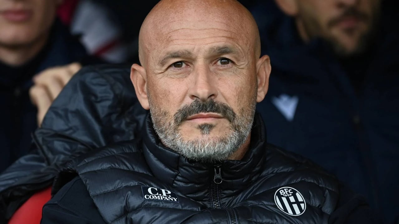 Panik te Bologna, trajneri i klubit italian shtrohet në spital/ Ja si paraqitet gjendja e tij