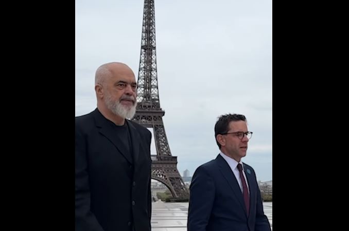 Paris/ I ftuar nga Macron, Rama ndan pamjet nga ‘Forumi i Paqes’ (VIDEO)