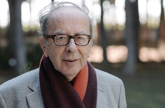 Parisi nderon Ismail Kadarenë: Pllakë përkujtimore për kolosin e letrave shqipe aty ku Kadare dhe familja e tij jetuan për vite me radhë