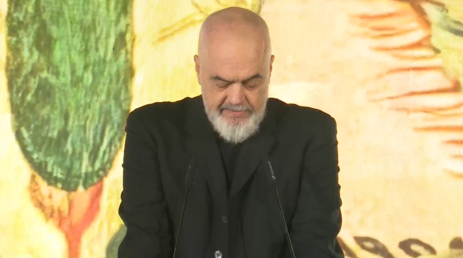 “Parku i Besimit”, Rama: Nuk është simbol feje, por faltore adhurimi! Duam të mbjellim pemë dhe shpresë