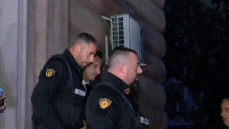 Pas 7 orëve maratonë në GJK, Erion Veliaj niset drejt paraburgimit në Durrës